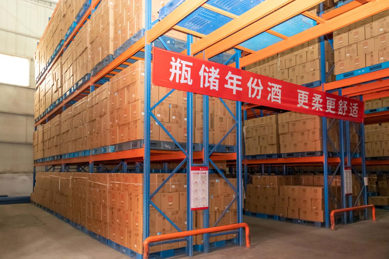 衡水老白干1915瓶儲(chǔ)年份酒，定義高端新標(biāo)準(zhǔn)