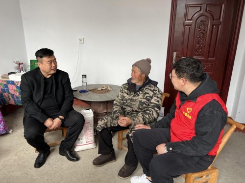  宜來六標(biāo)項(xiàng)目聯(lián)合五峰灣潭鎮(zhèn)居委會(huì)開展關(guān)愛老人志愿服務(wù)活動(dòng)