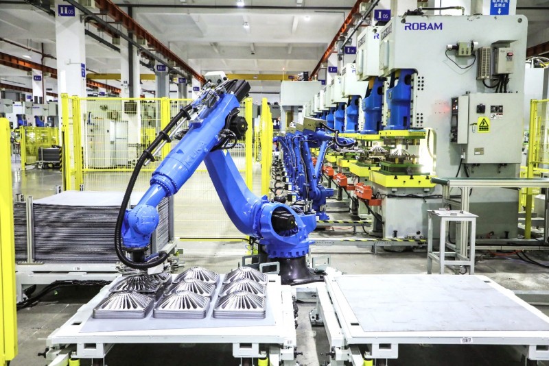 老板電器攬獲工信部多項(xiàng)重磅大獎(jiǎng)，打造智能制造新標(biāo)桿