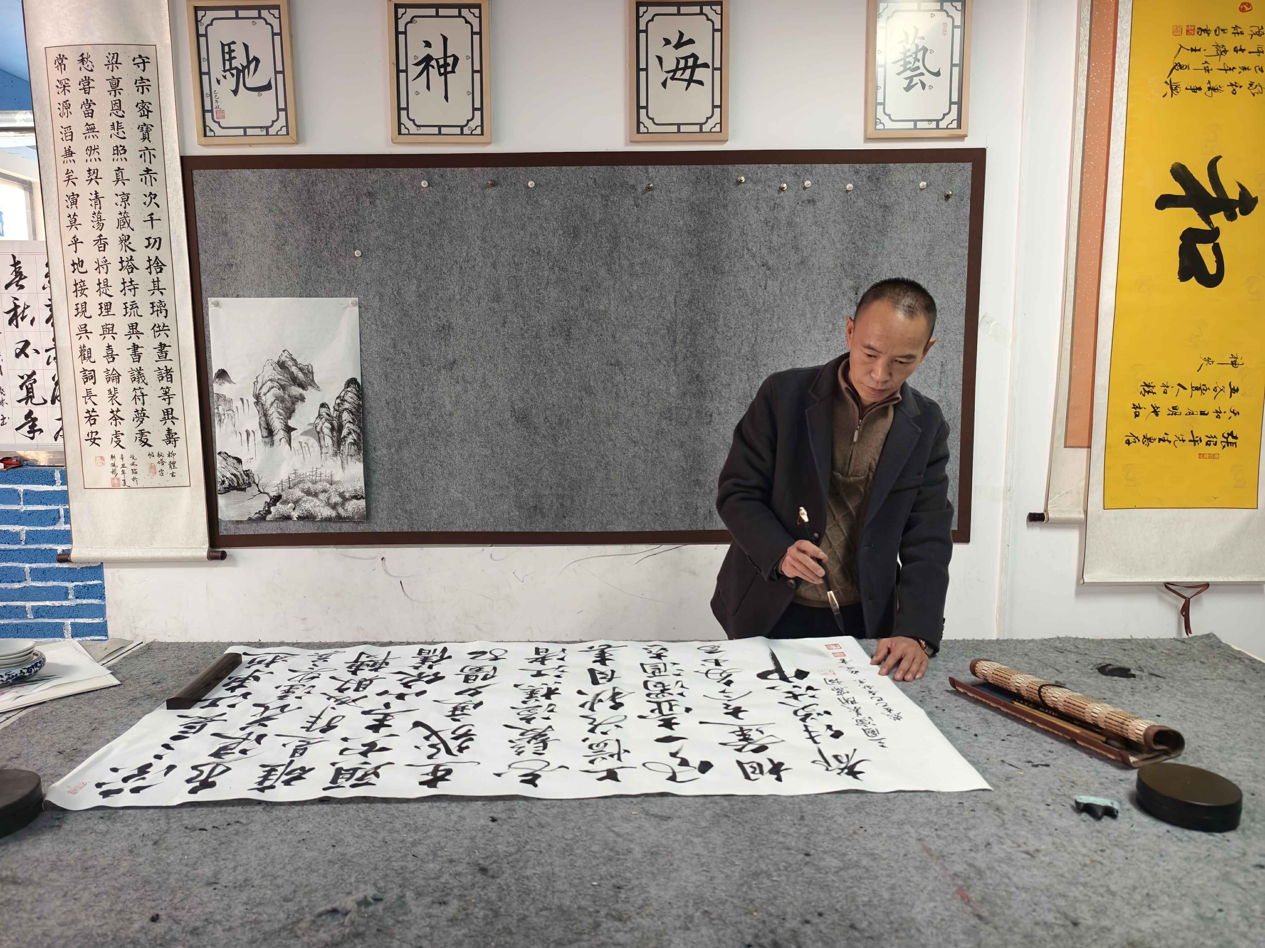 羅平縣稚子教育：翰墨傳承，育才樹德，助力青少年書寫精彩人生